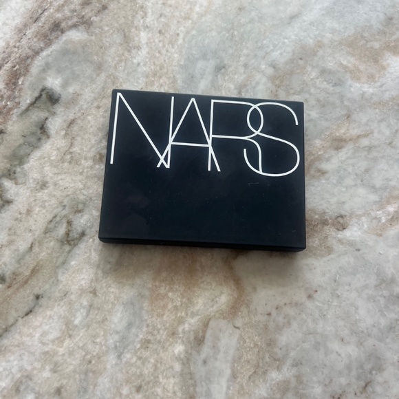 NARS Highlighting Powder in Capri - Picture 2 of 5